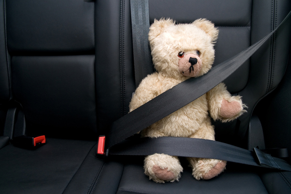 Предложено наказывать водителей, которые оставляют младенцев в машине