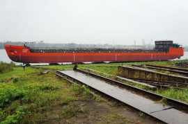 Спущен на воду танкер проекта RST25