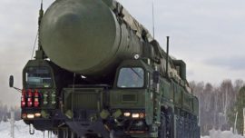 Ракетные комплексы "Тополь" и "Ярс" пересядут на новые шасси российского производства